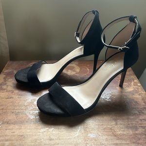 Women’s black suede heels